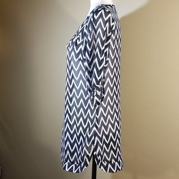 Angie Black and White Top 💕 - Picture 3 of 8